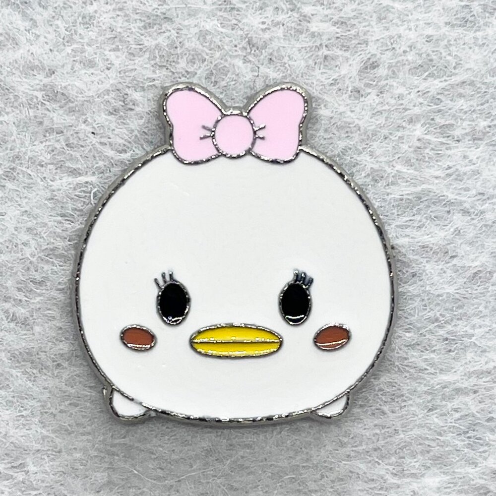 🔮‎ 5/$25 Disney Daisy Duck Tsum Tsum Pin